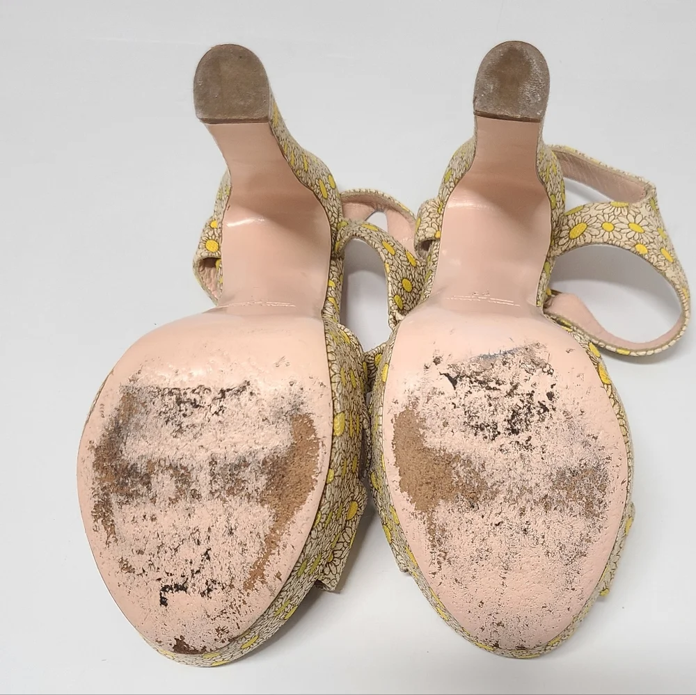 Red Valentino Yellow Daisy Platform Sandals Sz 37 MSRP $450